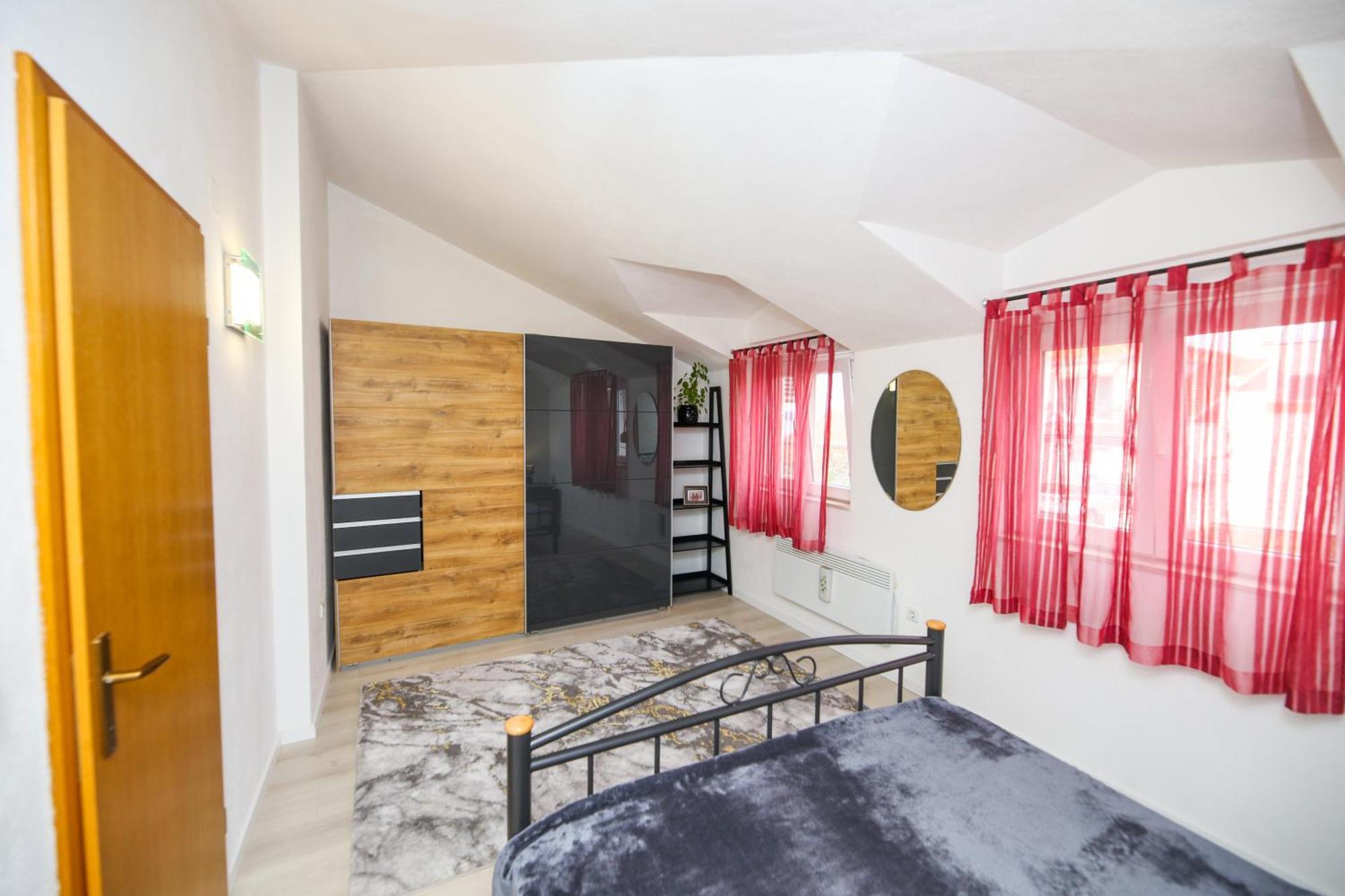 טרוגיר Apartments Vaska מראה חיצוני תמונה